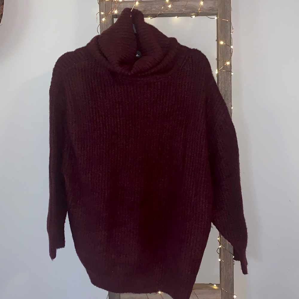 Lulu’s Wine Color Oversized Turtleneck, Size Small